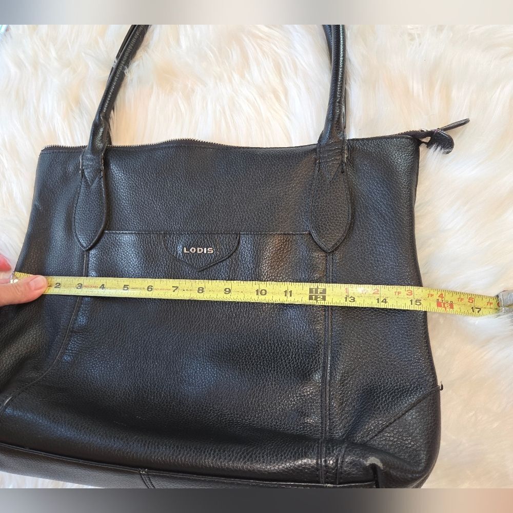 Lodis Elegant Black Leather Shoulder Bag - Picture 9 of 10